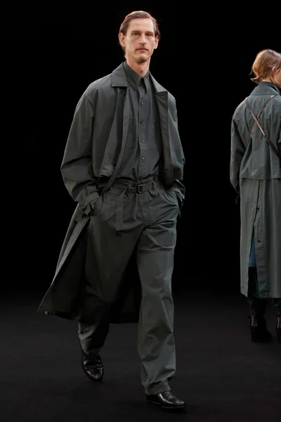Look 4